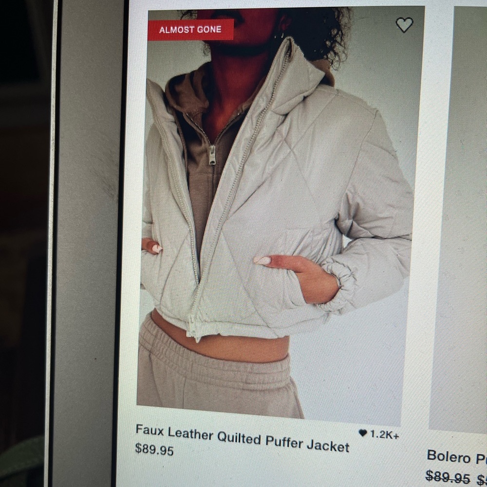 Cropped puffer jacket